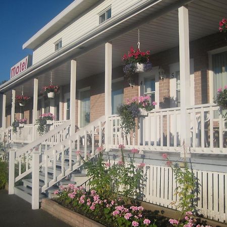 Motel Au Vieux Piloteux Rivière-du-Loup Eksteriør bilde